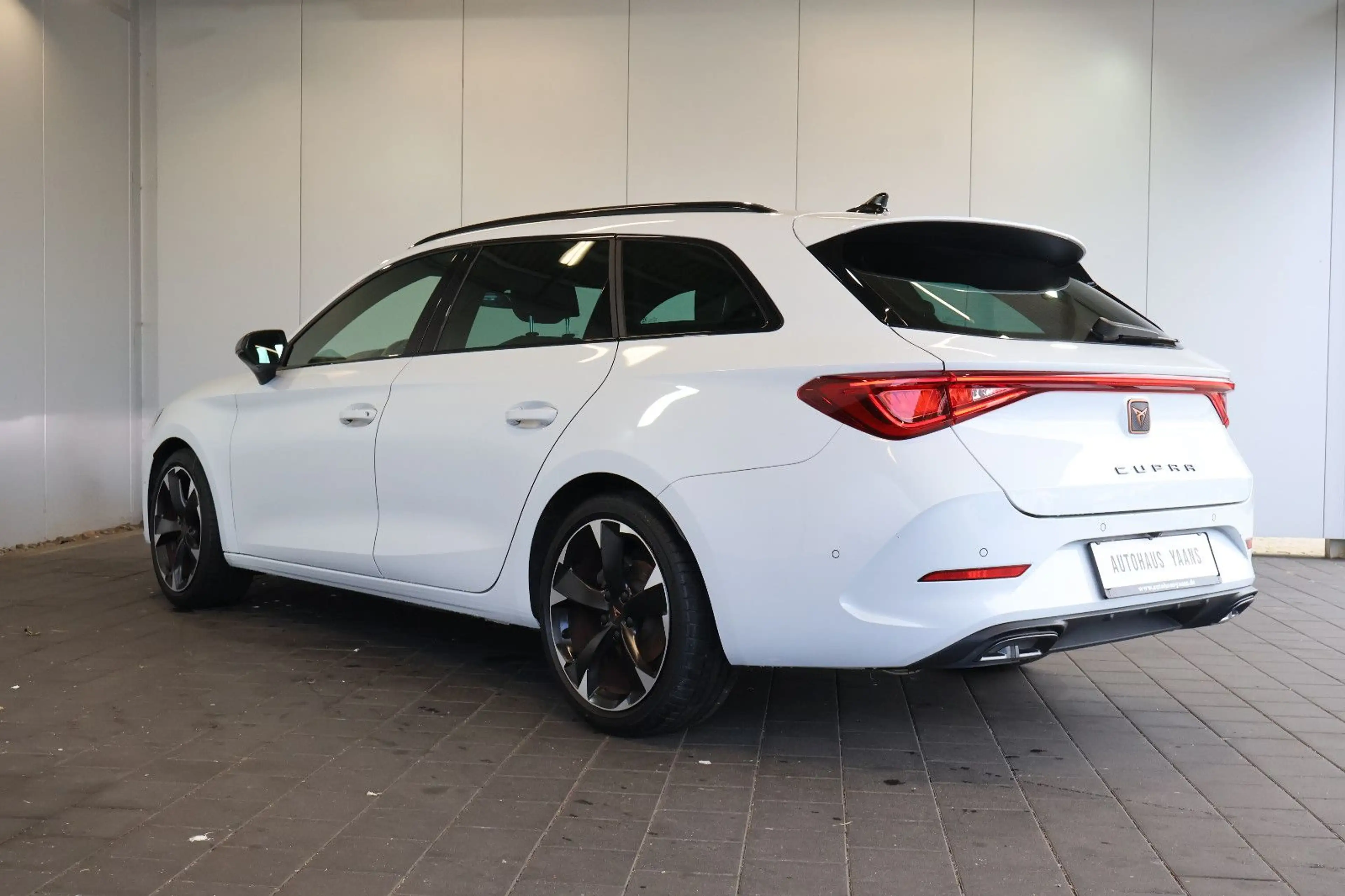 CUPRA Leon ST 1.5 eTSI CARPLAY+AID+ACC+KAM+LED+18" — photo 6