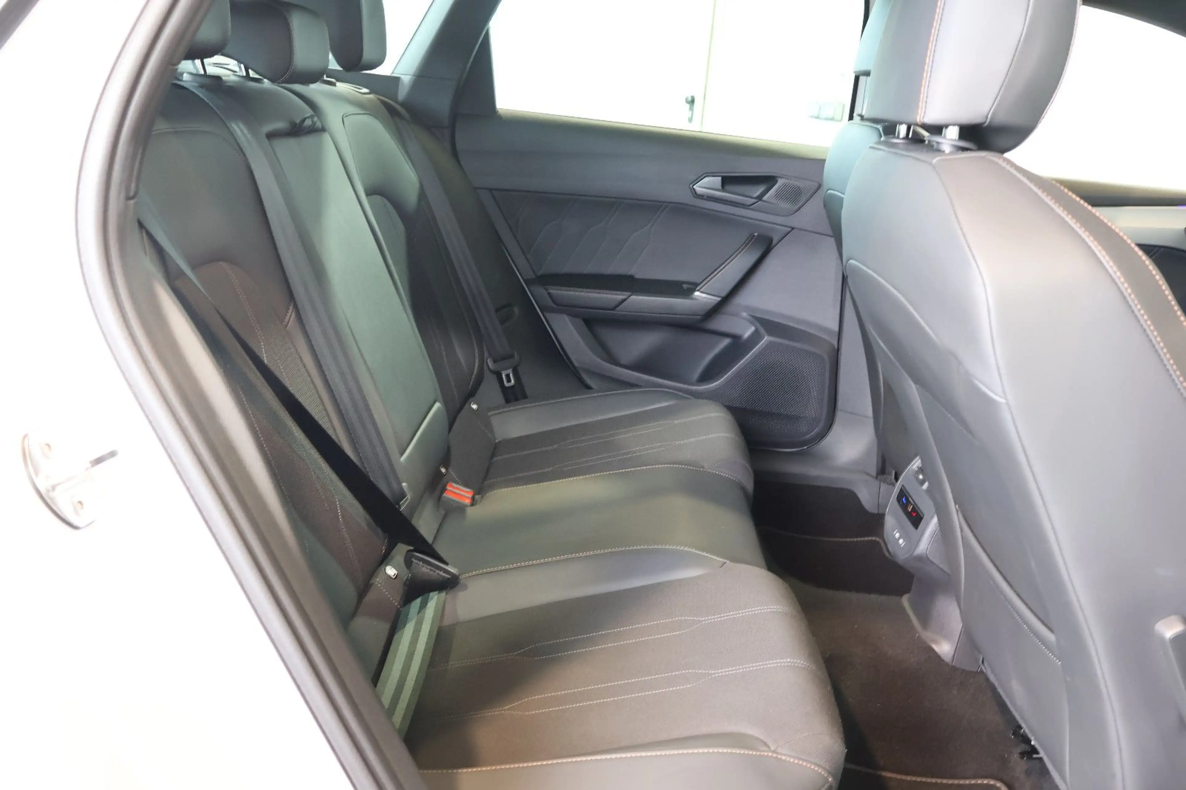 CUPRA Leon ST 1.5 eTSI CARPLAY+AID+ACC+KAM+LED+18" — photo 14