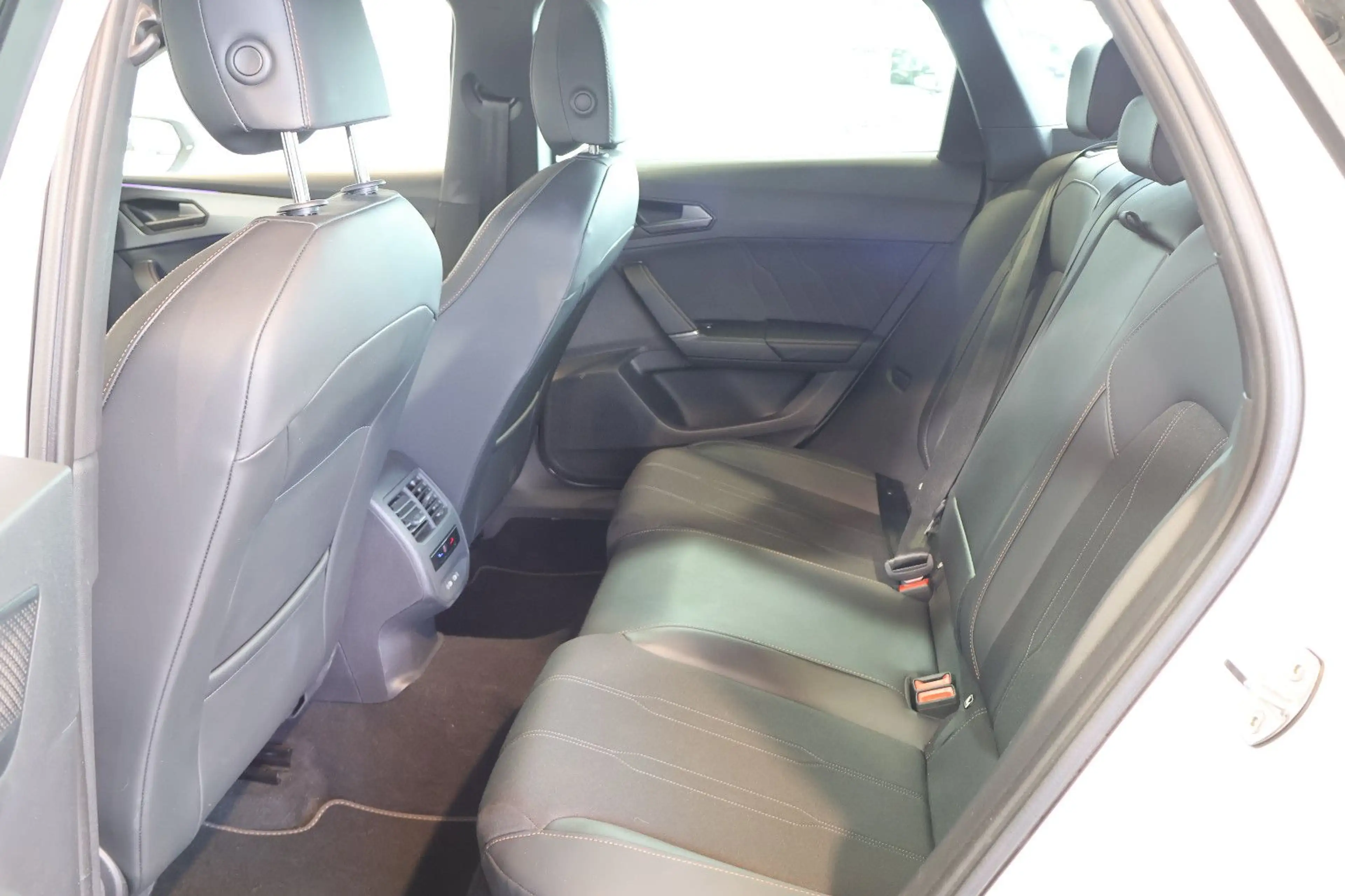 CUPRA Leon ST 1.5 eTSI CARPLAY+AID+ACC+KAM+LED+18" — photo 15