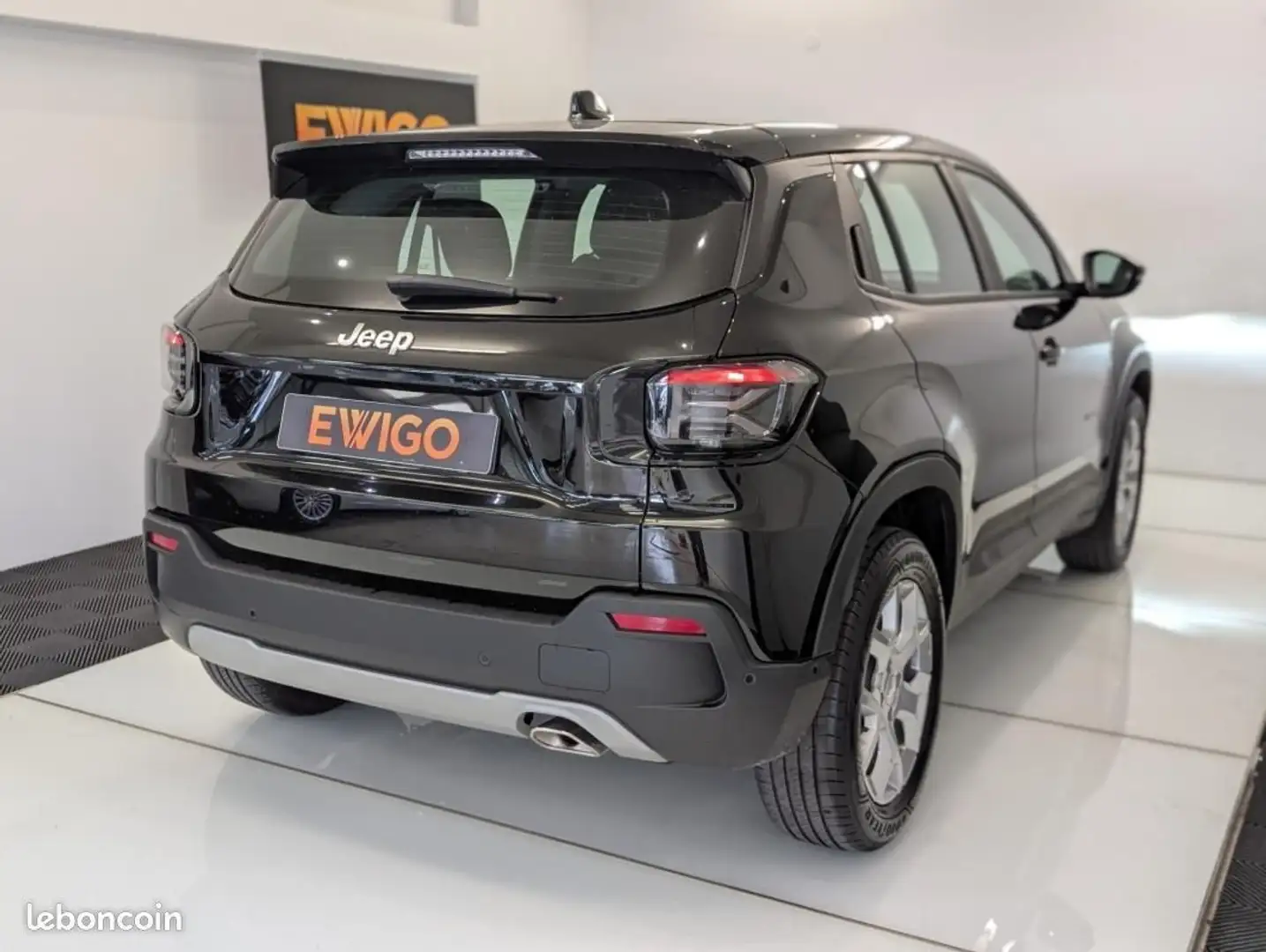 Jeep Avenger 1.2 Turbo T3 100ch Altitude Zwart - 2