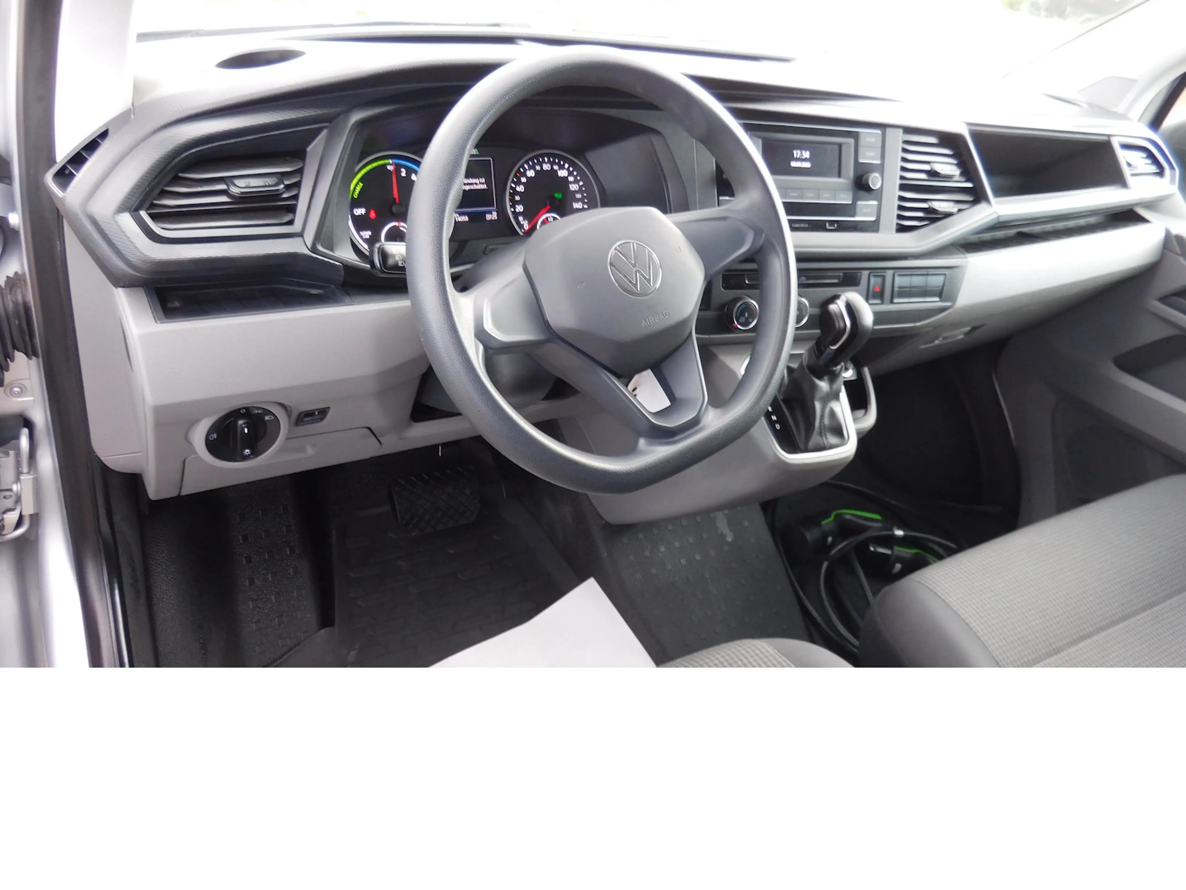 Volkswagen T6.1 Transporter Abt e- Lang Elektro Klima Radio — photo 10