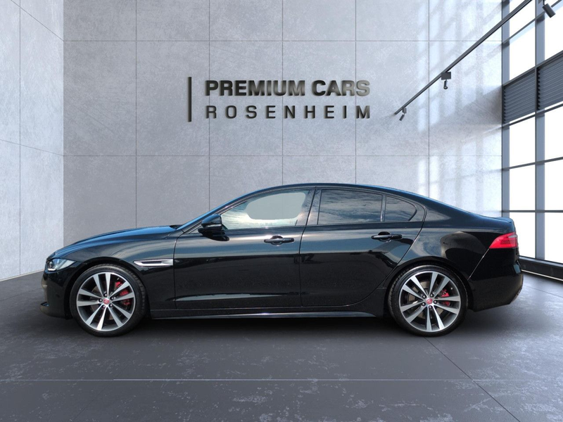 Jaguar XE 3.0 V6 S Schiebedach Bluetooth Navi Klima — photo 3
