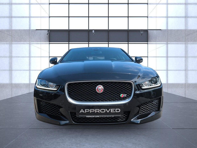 Jaguar XE 3.0 V6 S Schiebedach Bluetooth Navi Klima — photo 15