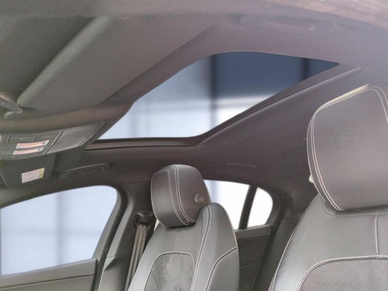 Jaguar XE 3.0 V6 S Schiebedach Bluetooth Navi Klima — photo 11