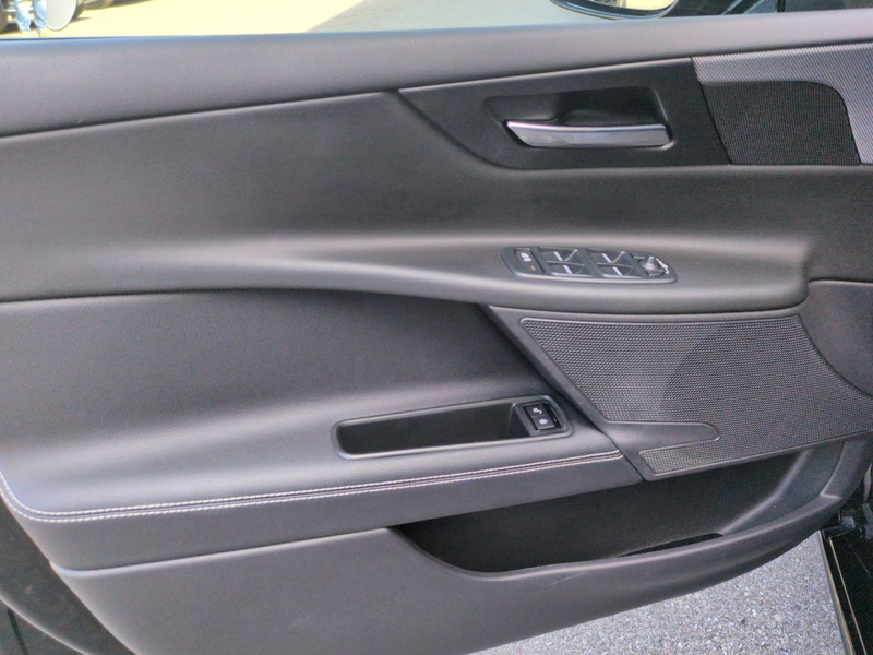 Jaguar XE 3.0 V6 S Schiebedach Bluetooth Navi Klima — photo 5