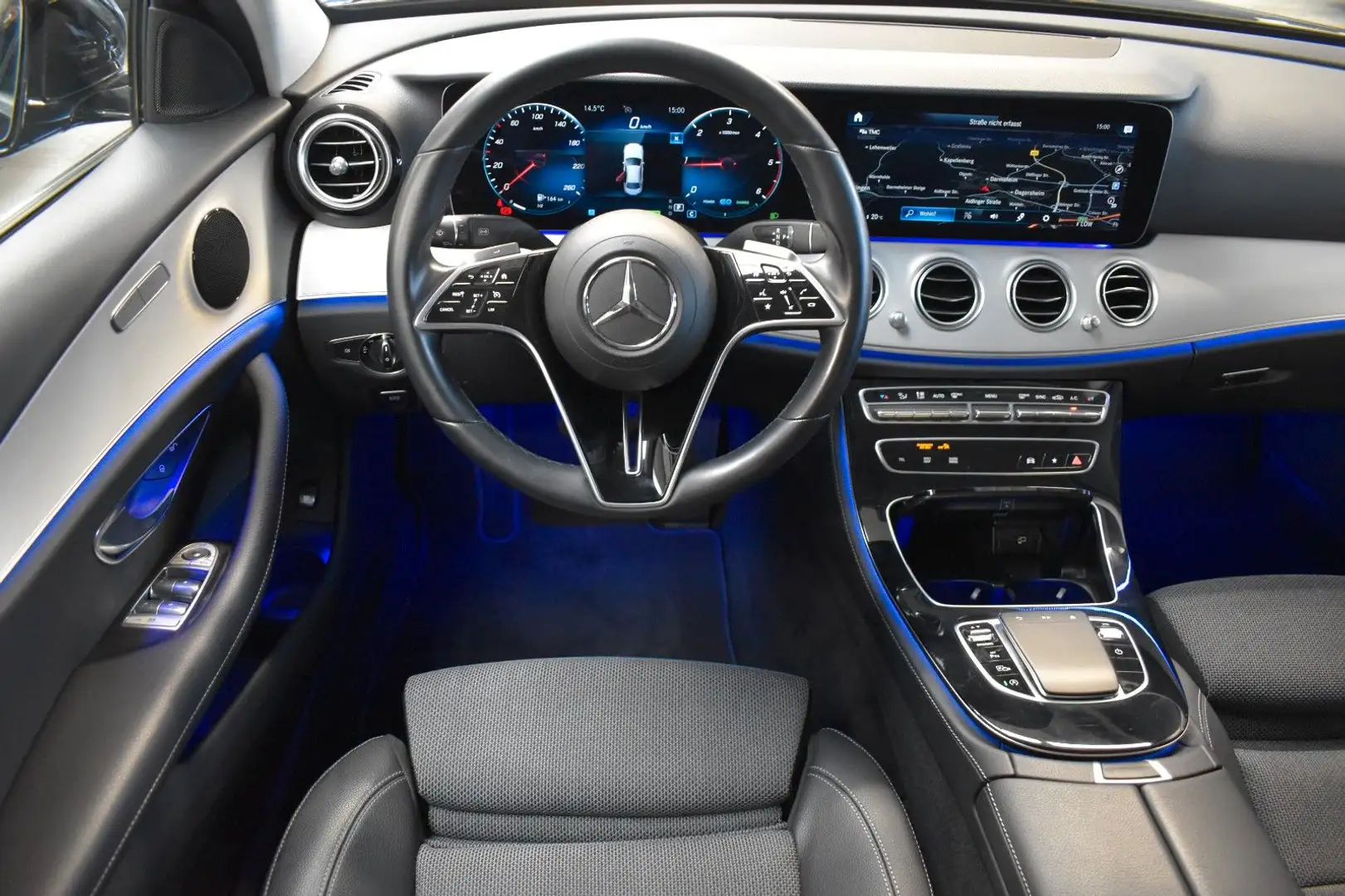 Mercedes-Benz E 300 d 4Matic Avantgarde*LED*DIGITAL*SHZ*NAVI* Schwarz - 2