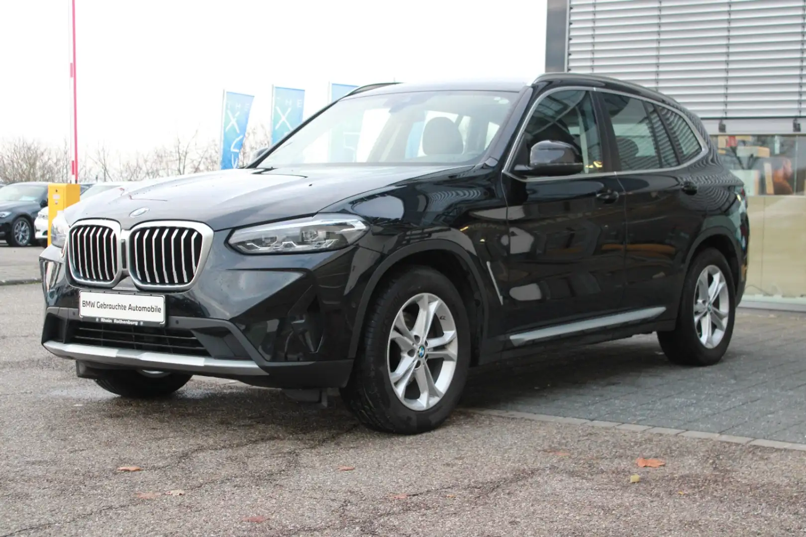 BMW X3 xDrive20d Navi LED Sportsitze AHK DAB Kamera Schwarz - 1