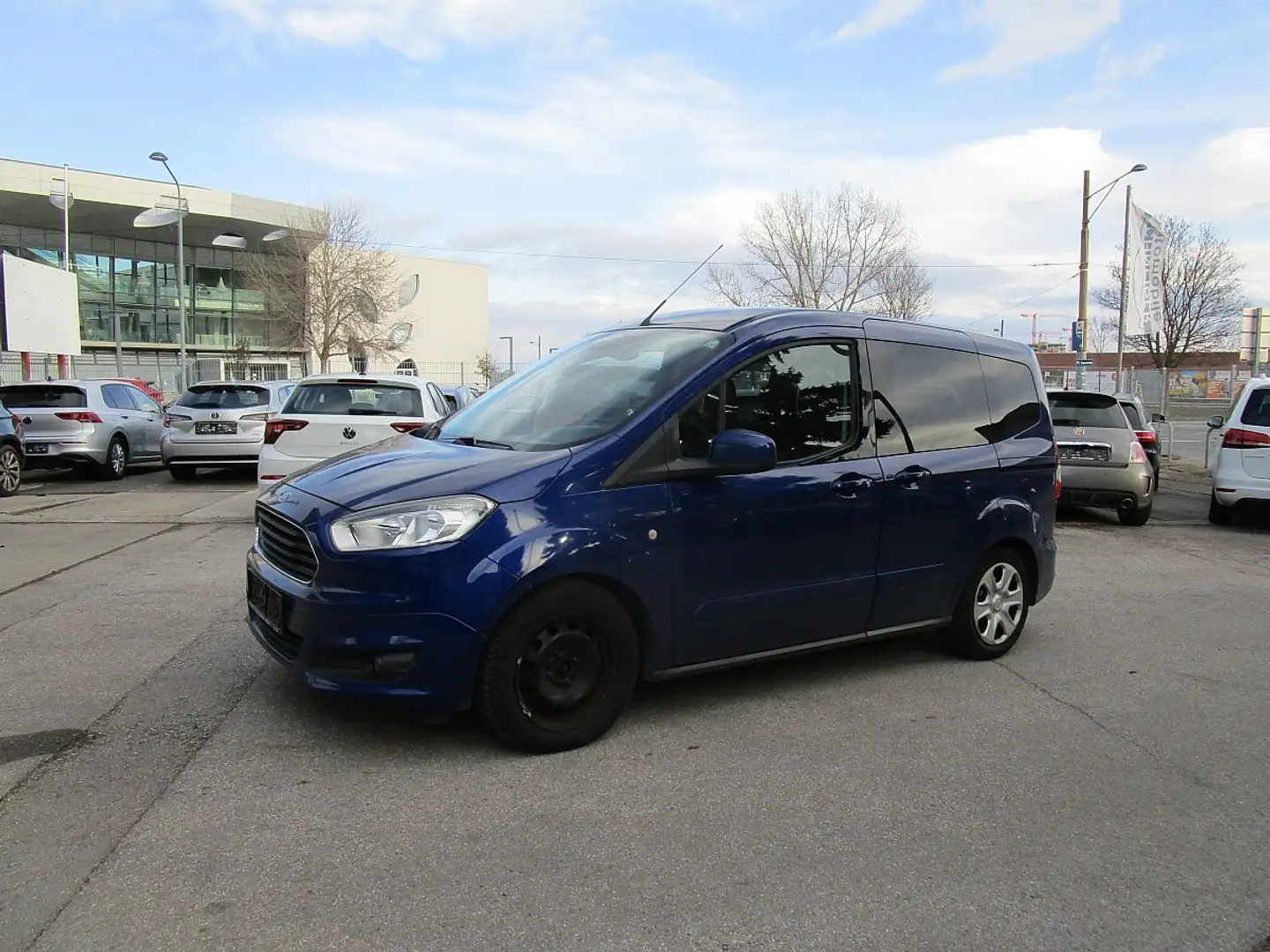 Ford Tourneo Courier 1,6 TDCi Trend Blau - 1