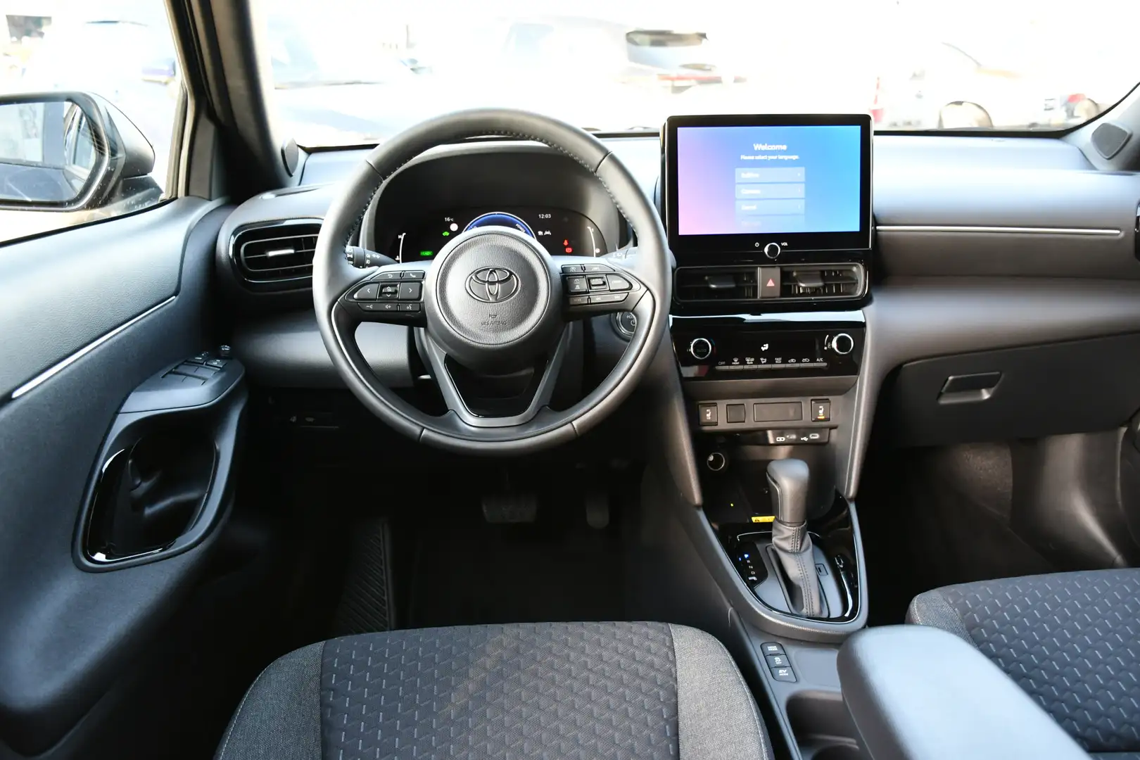 Toyota Yaris Cross 1.5 Hybrid 130 Dynamic Automaat 130pk | Nieuw | C Noir - 2