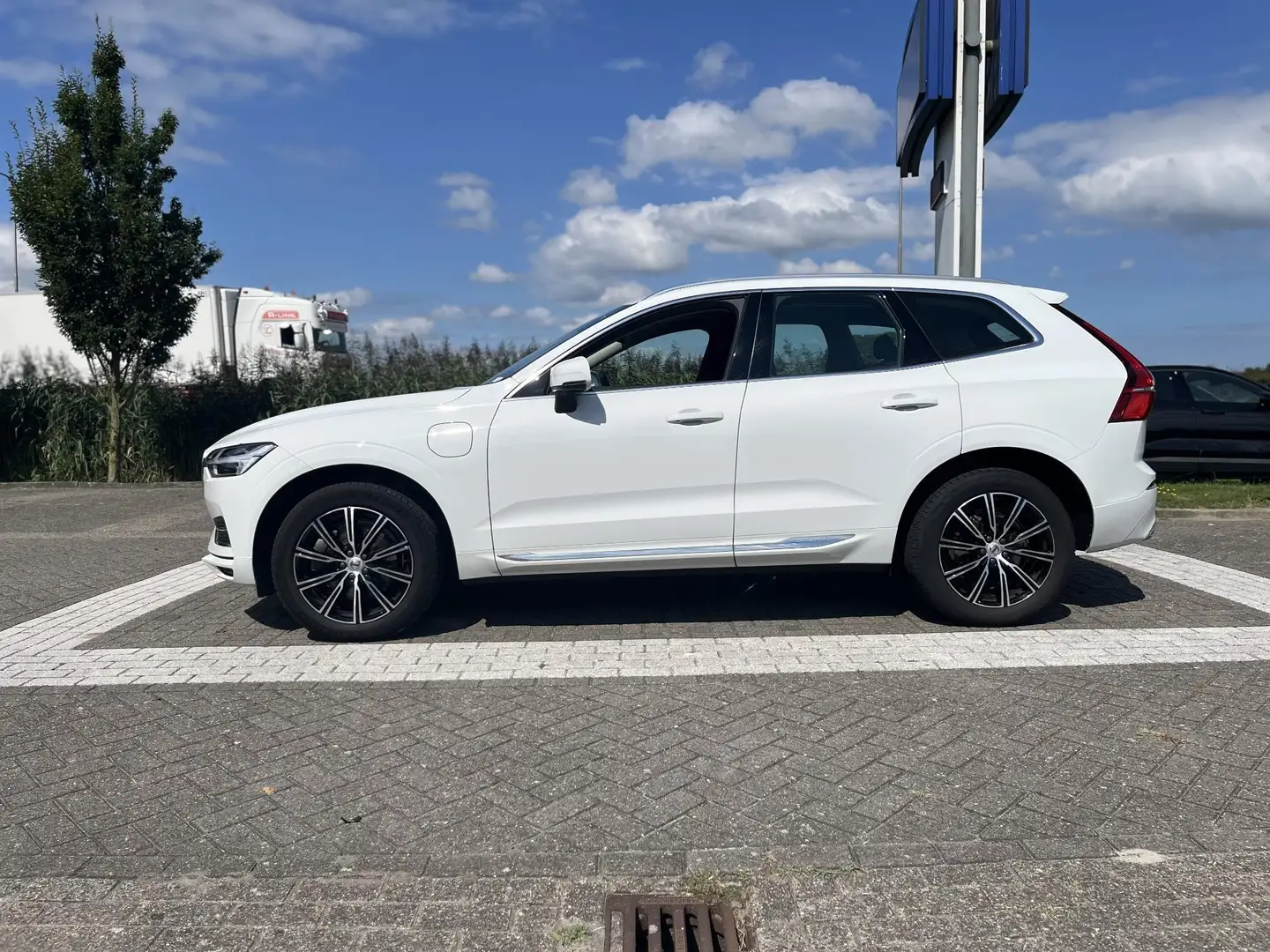 Volvo XC60 Recharge T6 AWD Inscription | Harman/Kardon | 360 Weiß - 2
