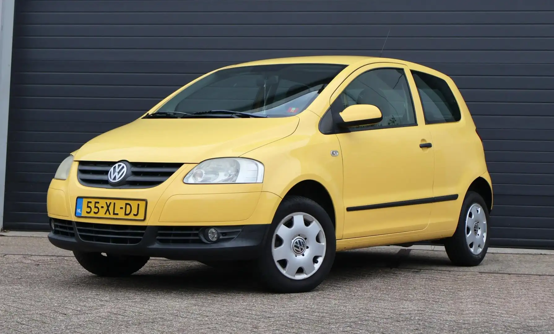 Volkswagen Fox 1.2 Trendline Rijdt goed/Nwe Apk Geel - 2