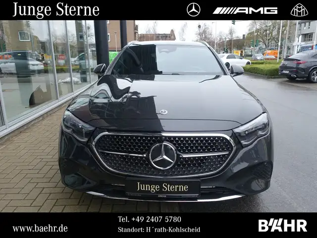 Mercedes-Benz 300 view 7