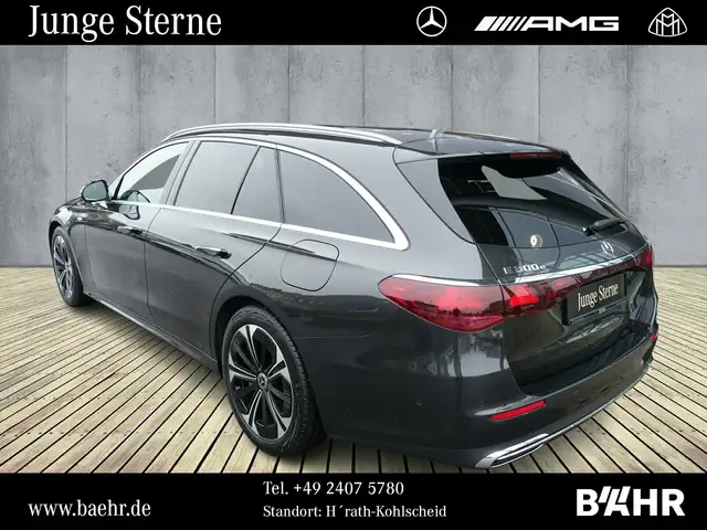 Mercedes-Benz 300 view 3