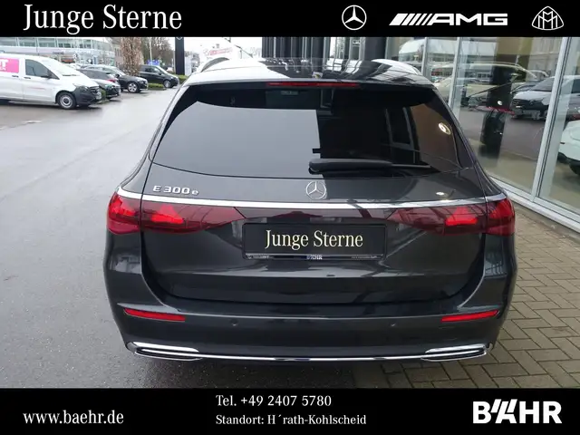 Mercedes-Benz 300 view 8