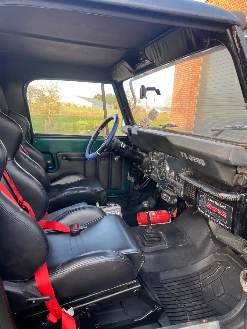 Jeep CJ-8 Noir - 2