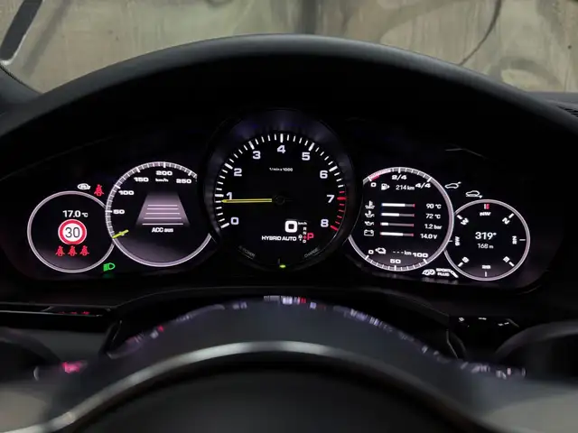 Porsche Cayenne Coupe E-Hybrid *8-FACH* APPROVED SPORTDESIGN BOSE Ansicht 30