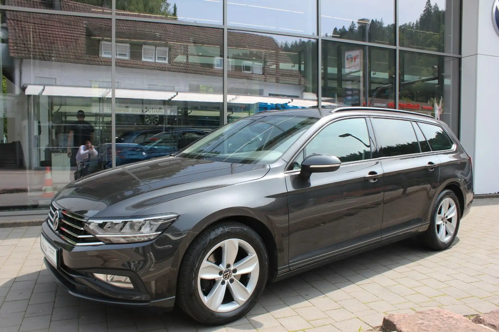 Volkswagen Passat Variant 1,5TSI *ACC,AHK,Standheizung* Grau - 2