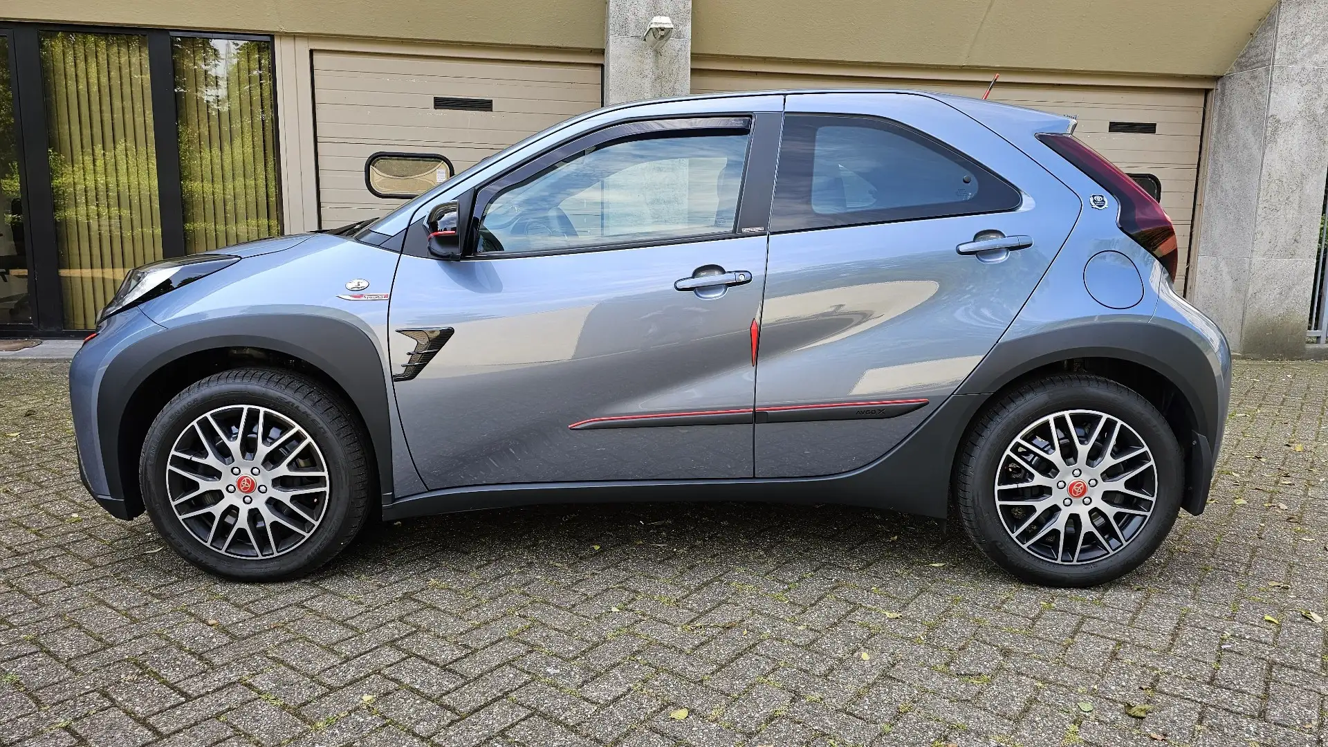 Toyota Aygo X 1.0 VVT-i S-CVT limeted edition full options Blauw - 2