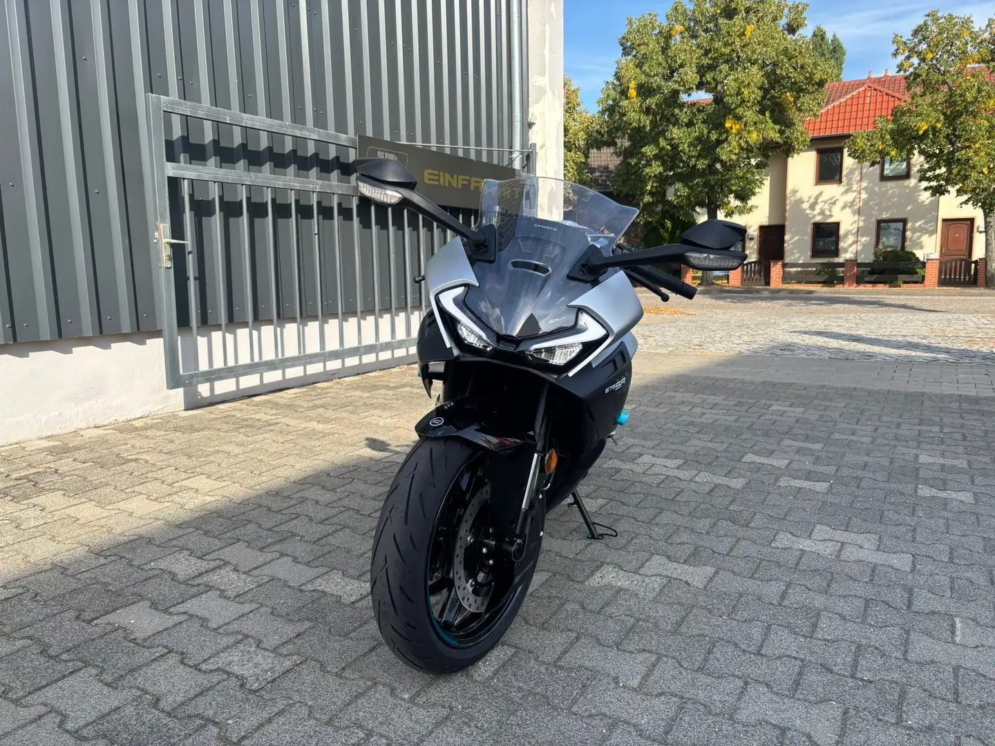 CFMOTO 675 SR-R Schwarz - 2