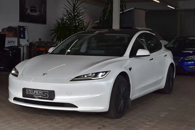 Tesla Model 3 Highland Premium Standard