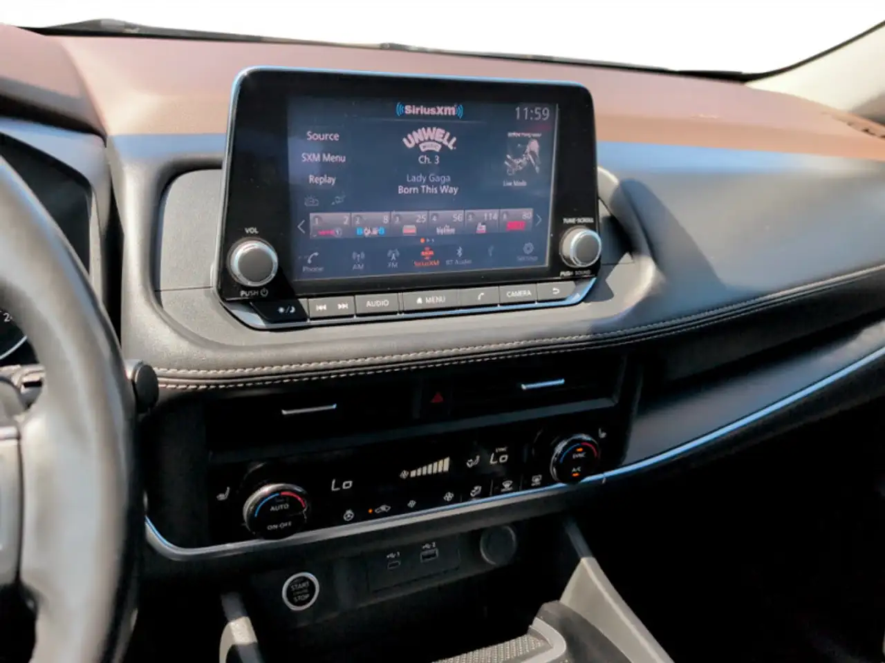 Nissan Rogue снимка Nissan Rogue