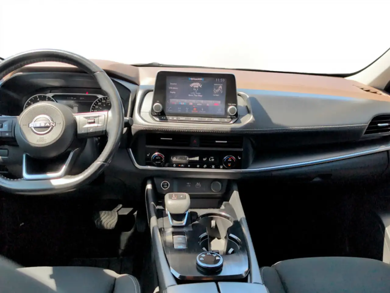 Nissan Rogue снимка Nissan Rogue