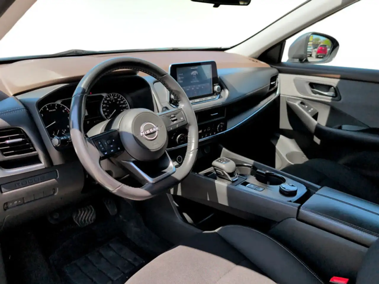 Nissan Rogue снимка Nissan Rogue
