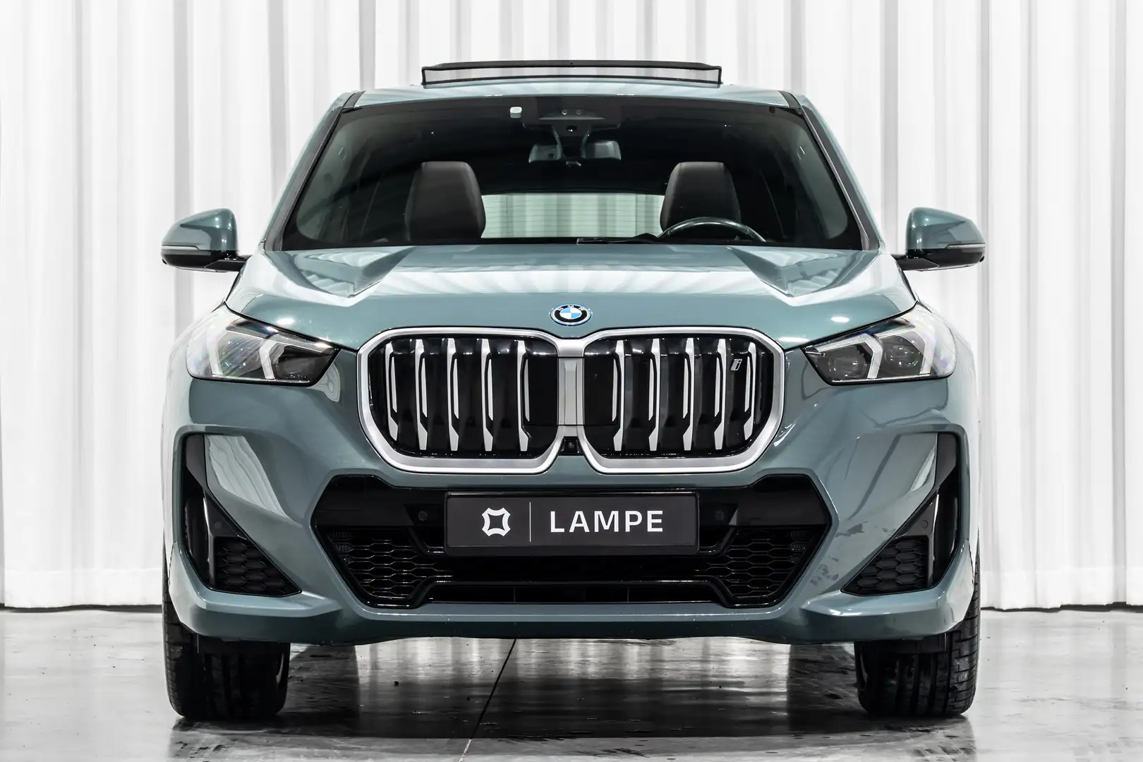 BMW iX1 xDrive30 M Sport Harman Kardon Panodak Head-Up ACC Vert - 2