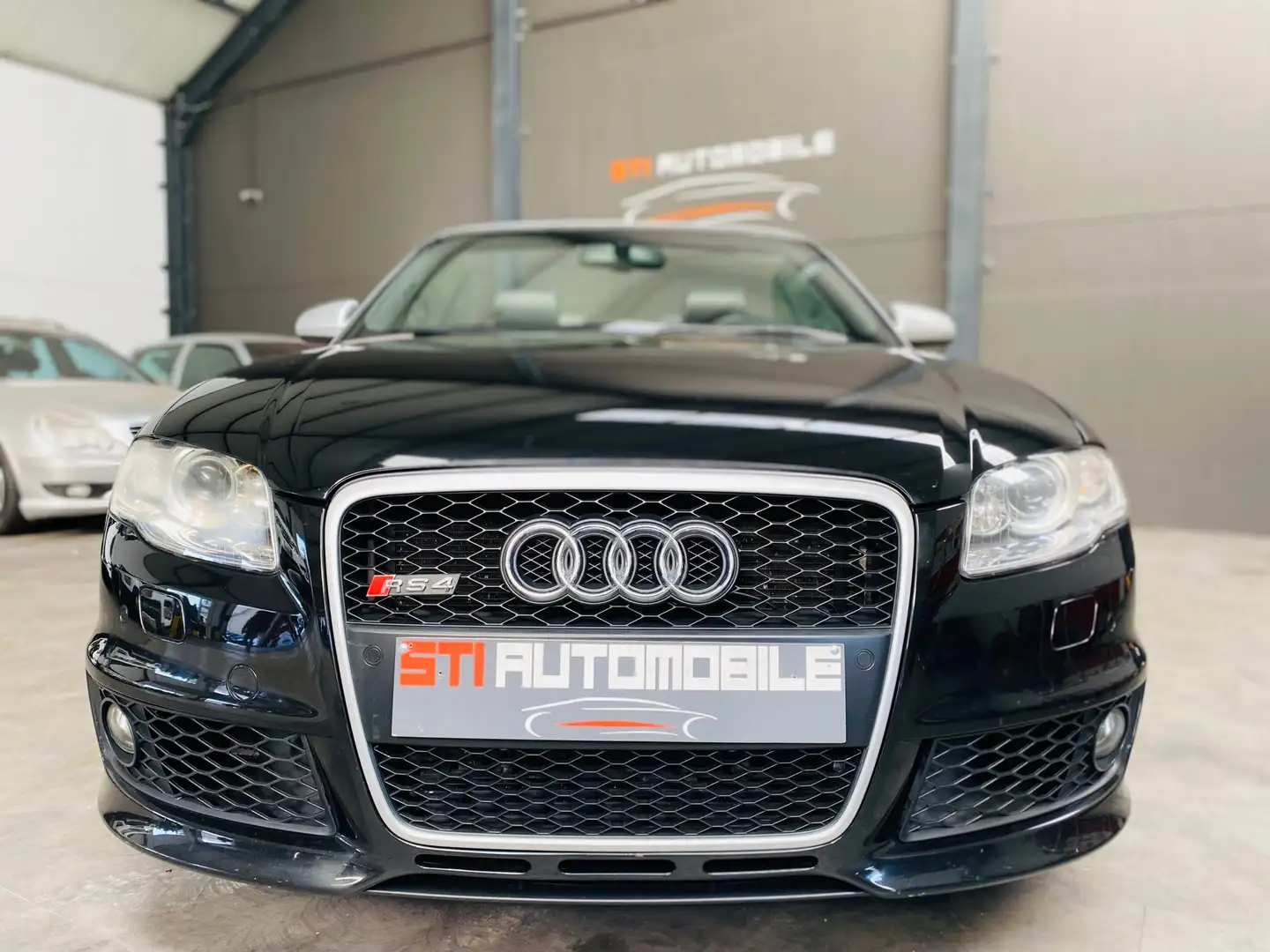 Audi RS4 4.2i V8 40v Quattro ** COLECTOR** Zwart - 2