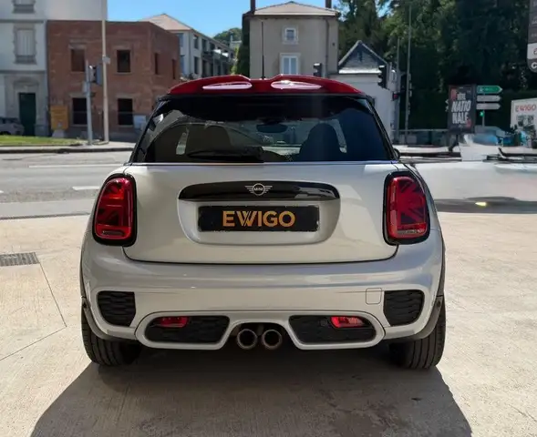 Mini Hatch view 4