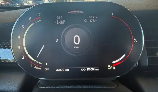 Mini Hatch view 13