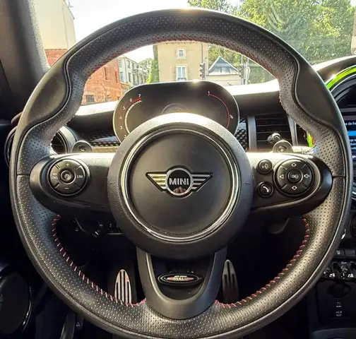 Mini Hatch view 12