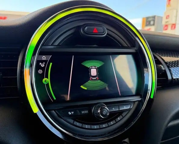 Mini Hatch view 14