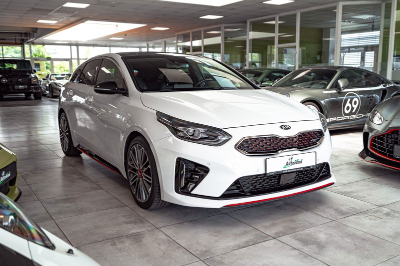 Kia ProCeed / pro_cee'd GT*CAM*PANO*CARBON*TOP* — photo 3