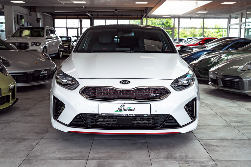 Kia ProCeed / pro_cee'd GT*CAM*PANO*CARBON*TOP* — photo 2