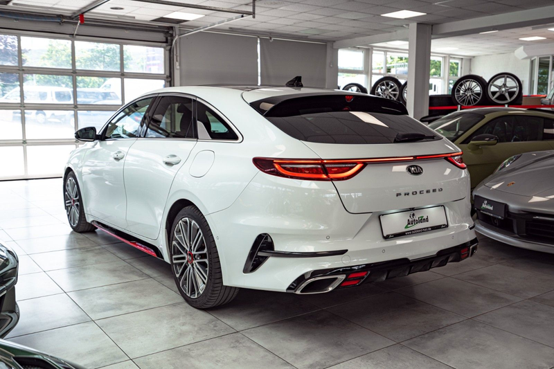 Kia ProCeed / pro_cee'd GT*CAM*PANO*CARBON*TOP* — photo 5