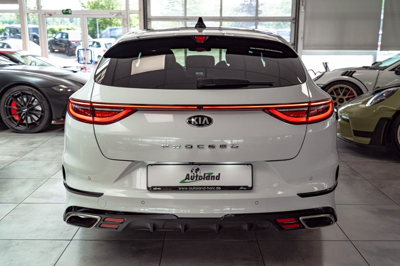 Kia ProCeed / pro_cee'd GT*CAM*PANO*CARBON*TOP* — photo 6
