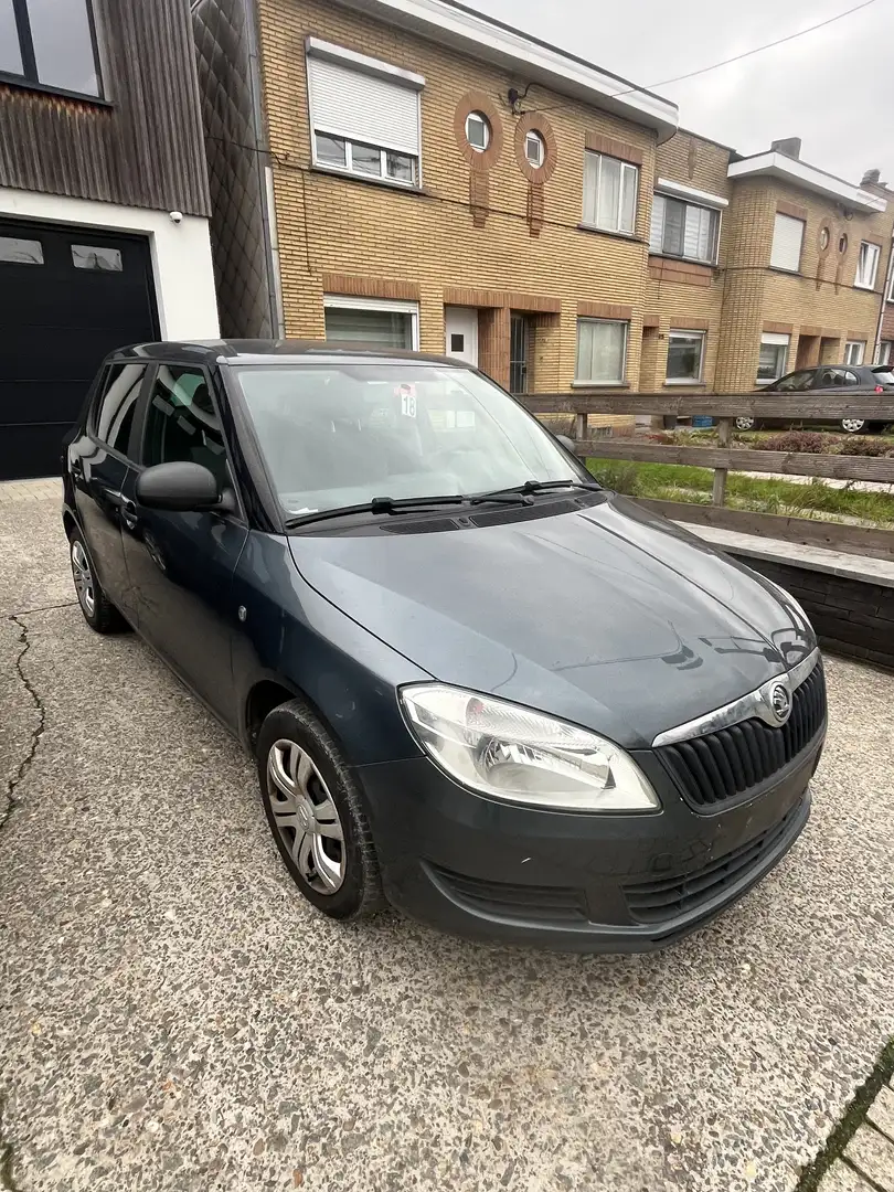 Skoda Fabia Fabia 1.2 HTP COOL EDITION Gris - 2
