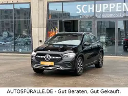Mercedes-Benz GLA 200 *Progressive*163ps*Dachhimmel Schwarz*TOP