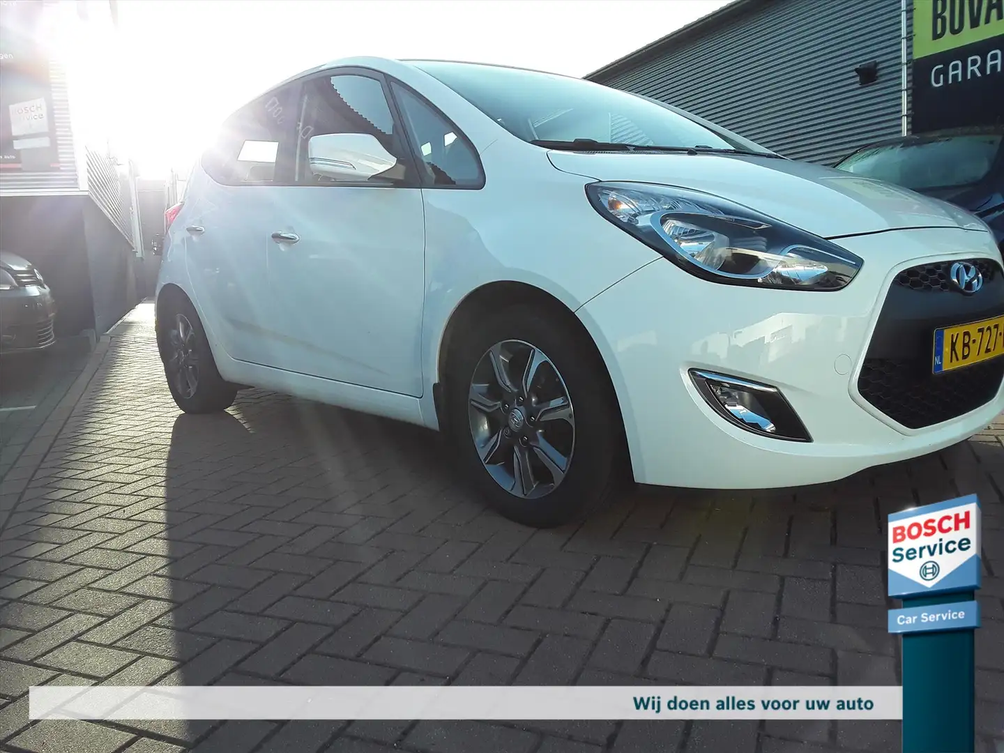 Hyundai iX20 1.4i blue 90pk i-Magine Wit - 2