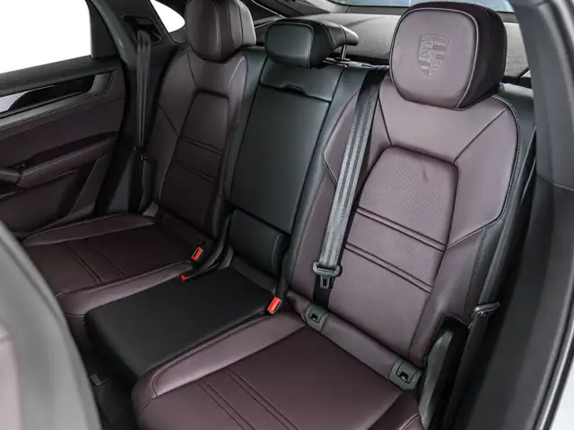 Porsche Cayenne view 15