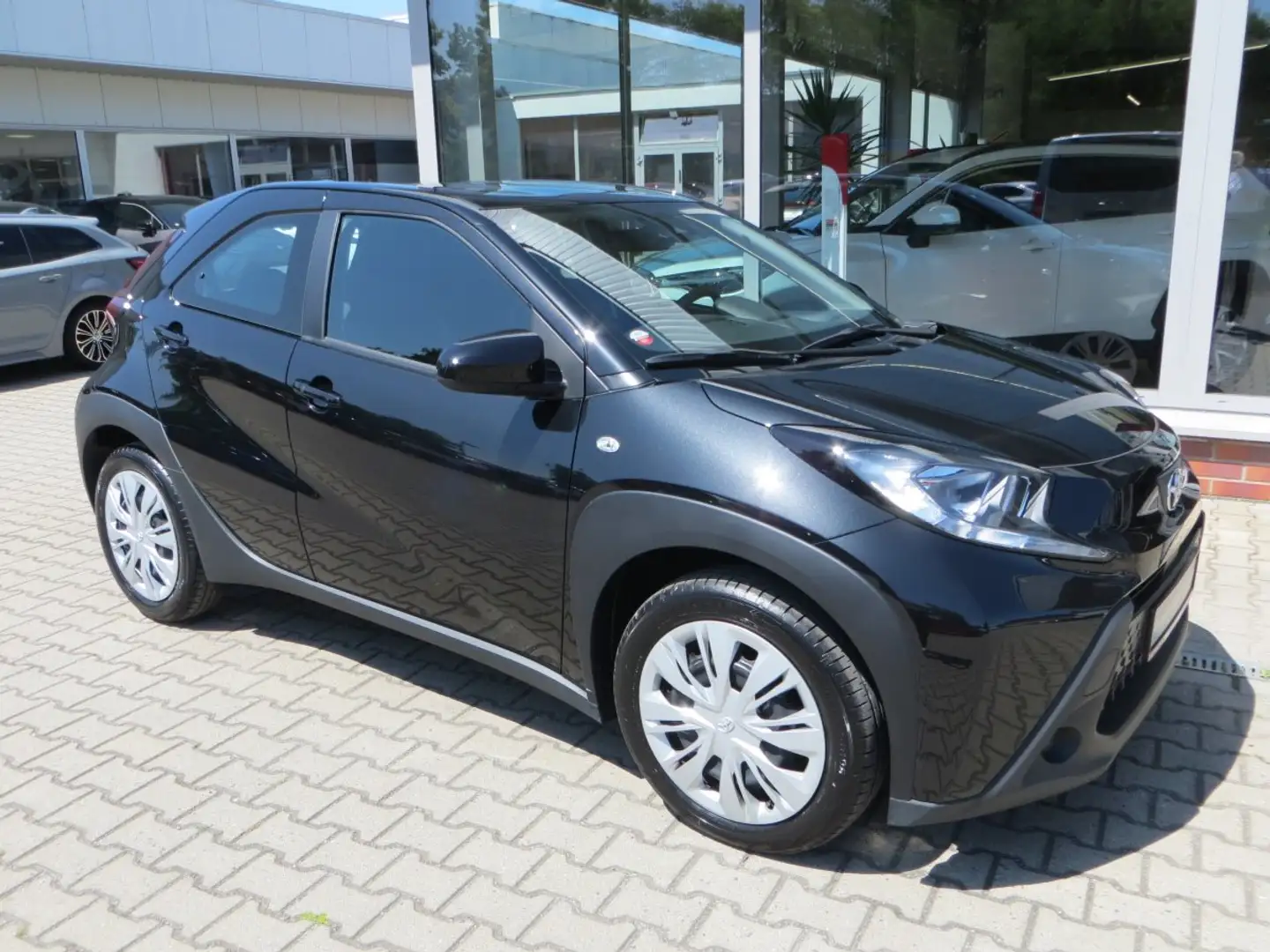 Toyota Aygo X X 1.0 Play *Komfortpaket*Winterräder* Nero - 2