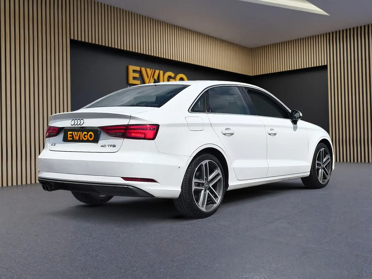Audi A3 2.0 TFSI 190 DESIGN LUXE S-TRONIC BVA - 2