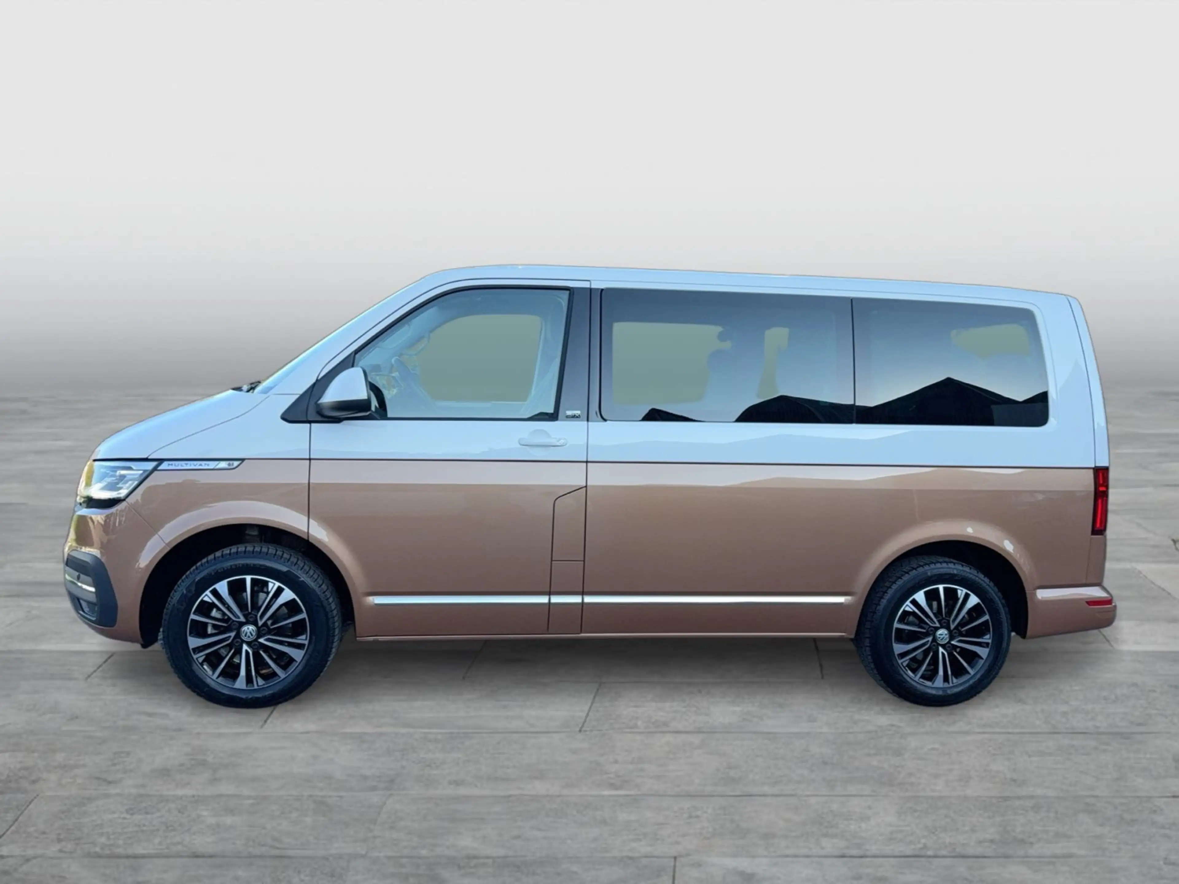 Volkswagen T6.1 Multivan Generation Six 2.0TDI LED ACC NAVI — photo 2