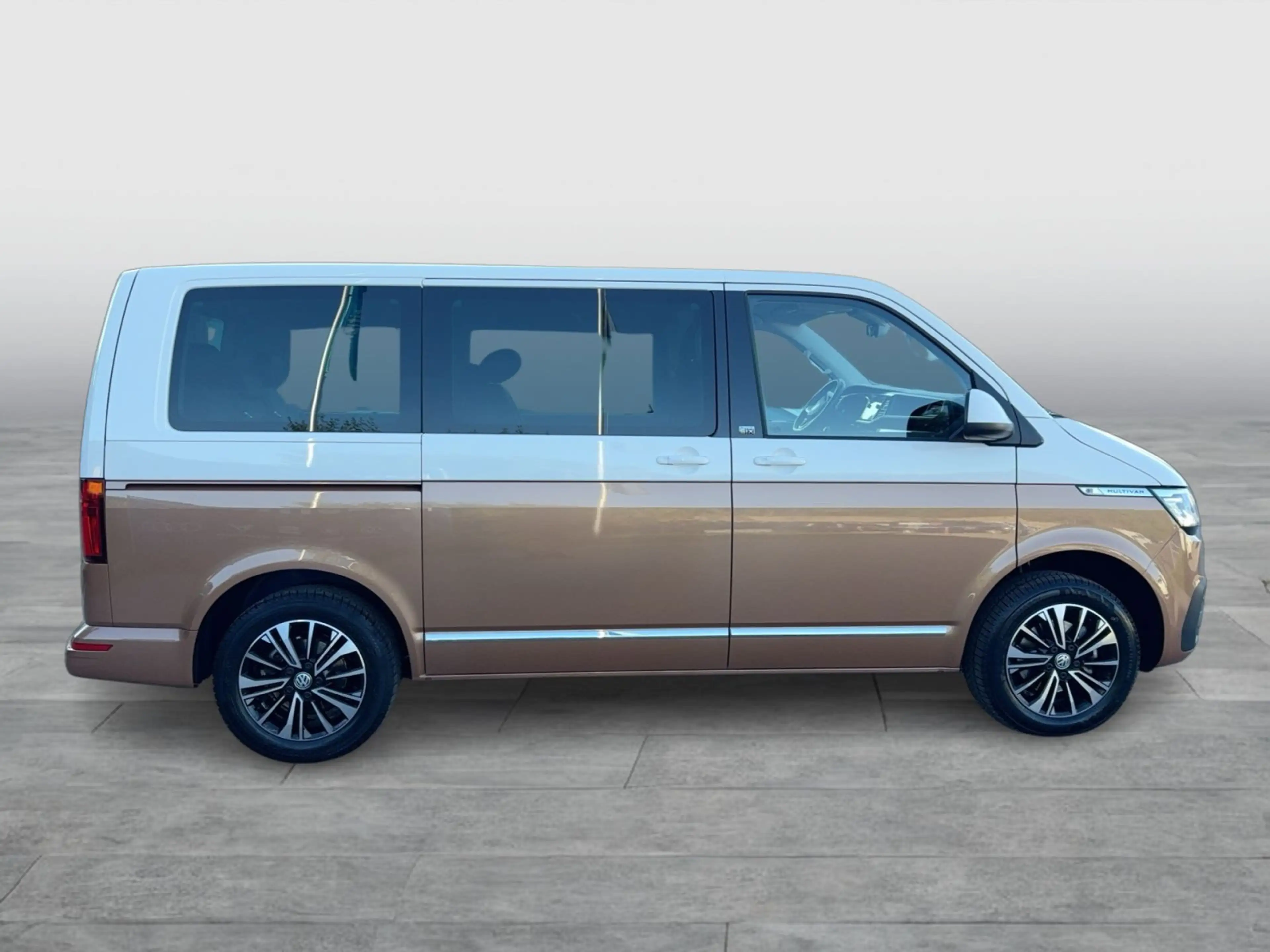 Volkswagen T6.1 Multivan Generation Six 2.0TDI LED ACC NAVI — photo 6