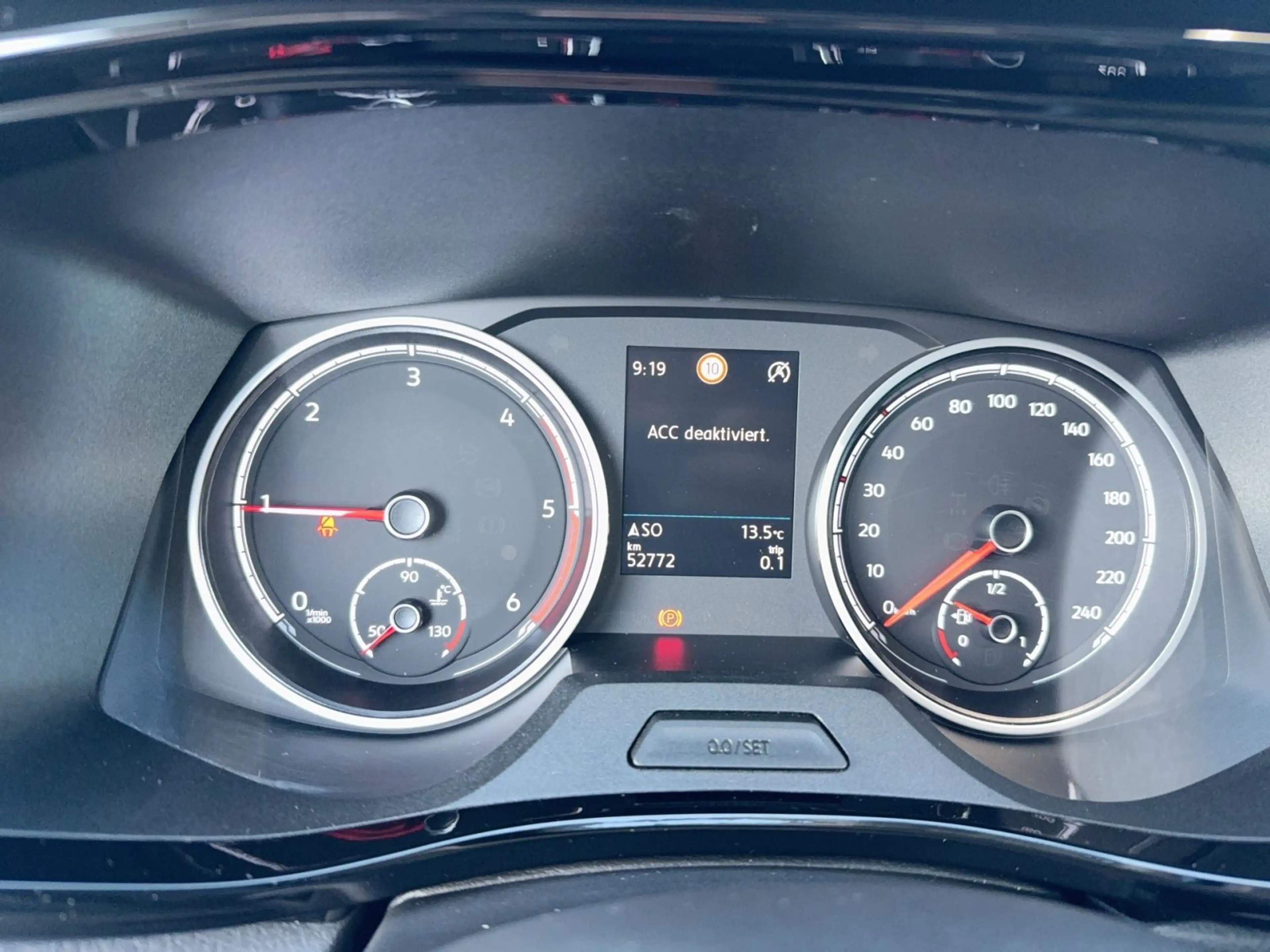 Volkswagen T6.1 Multivan Generation Six 2.0TDI LED ACC NAVI — photo 10