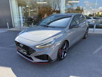 PERFORMANCE PACK DCT / CARPLAY / CAMERA / ZETEL&STUURVERWARMING /