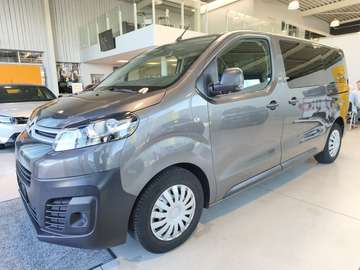 9 PLAATSEN 1.5L DIESEL CARPLAY