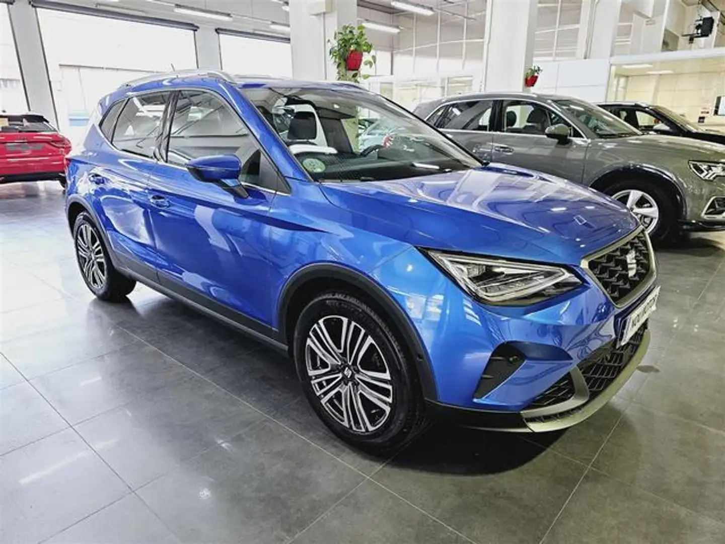 SEAT Arona 1.0 TSI S&S FR XM 110 Azul - 2