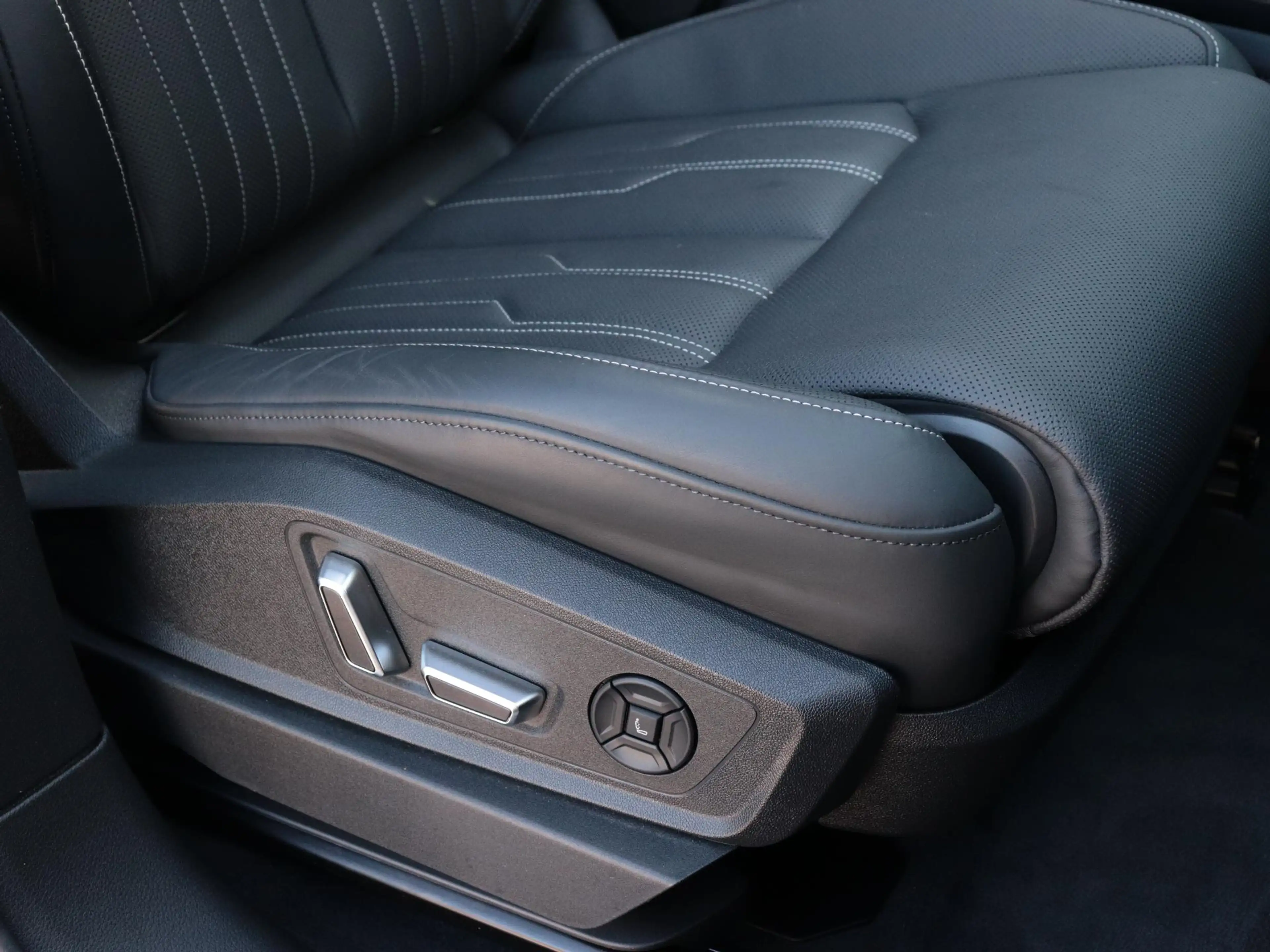 Audi e-tron S quattro 95 kWh | B&O | Panoramadak | Leder | 360 — photo 10